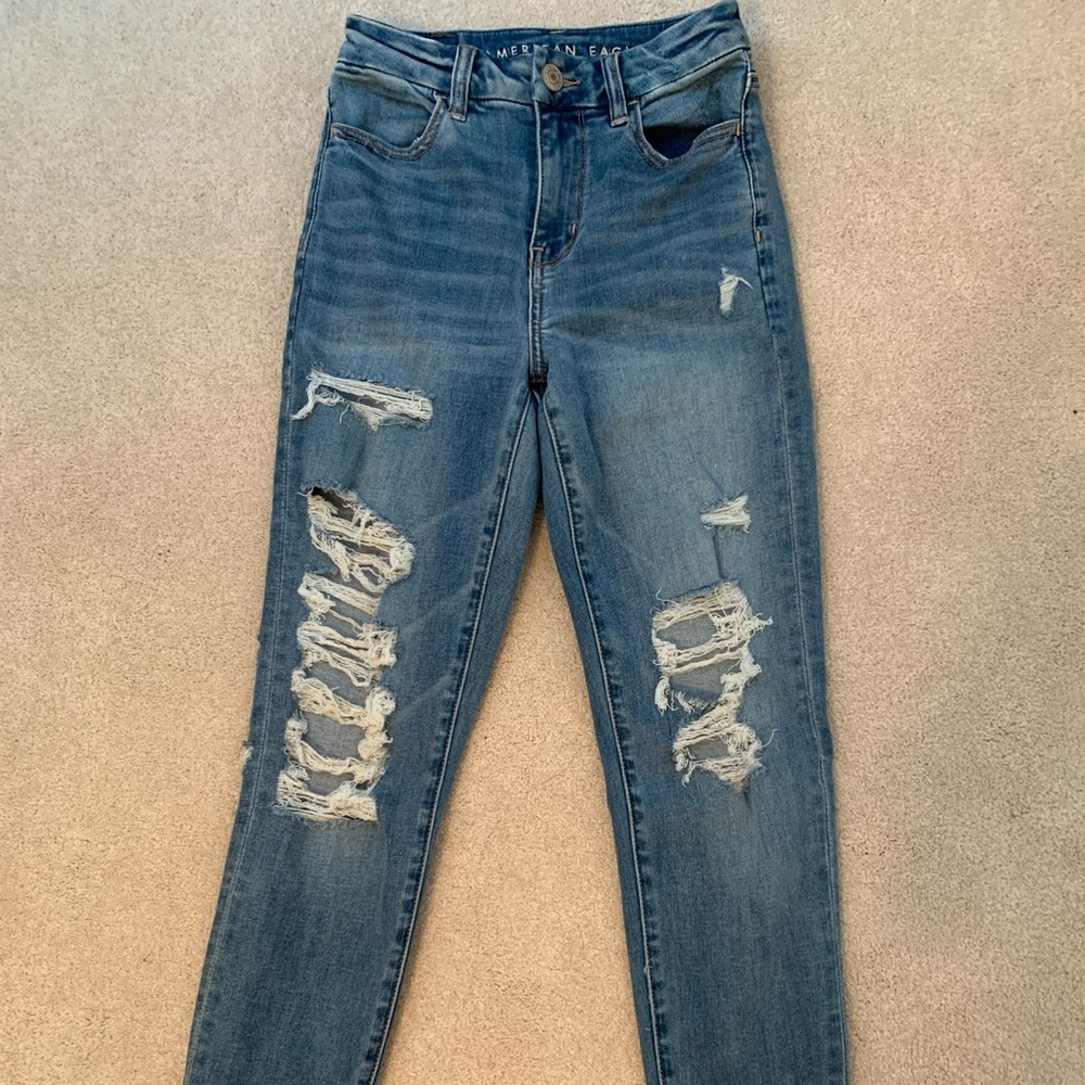 american eagle medium wash ripped jeans